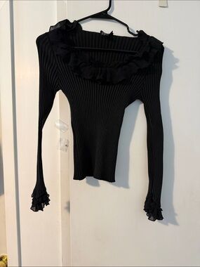 Black Ruffled Ribbed Long-Sleeve Top